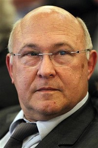 MICHEL SAPIN, MINISTRE DU TRAVAIL, DE L'EMPLOI ET DU DIALOGUE SOCIAL